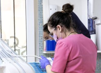Implant dentar la Cris Smile Studio: parodontoza, sinus lift și cazurile complexe