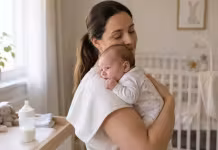Bebelușul varsă după fiecare masă când este normal și când cere ajutor medical Bebelușul varsă după fiecare masă când este normal și când cere ajutor medical